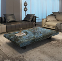 Table basse moderne minimaliste de petite taille pour les invités