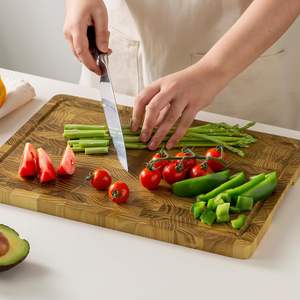 Tabla de Cortar de Madera de Teca a Cuadros, Extra Gruesa, Grande, Reversible, Bandeja de Servir de Madera, Tabla de Cortar de Madera de Extremo de Veta con Ranuras para Jugos - Product Image 5