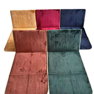 Alfombra de Oración Musulmana Portátil y Plegable, Antideslizante y Resistente al Desgaste, Adecuada para el Hogar, Viajes, Mezquita y Uso en el Automóvil - Product Image 1