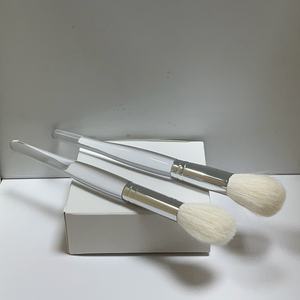 <span class=keywords><strong>Pinceau</strong></span> <span class=keywords><strong>de</strong></span> maquillage en poils <span class=keywords><strong>de</strong></span> chèvre blancs avec manche transparent pour le blush, la poudre, la <span class=keywords><strong>mousse</strong></span> nettoyante, le lavage du visage - Product Image 3