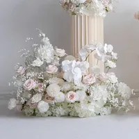 Hoogwaardige zijden kunstbloemen achtergrond voor bruiloften met rozen, orchideeën en baby's adem - Luxe wit & roze kleurrijk ontwerp