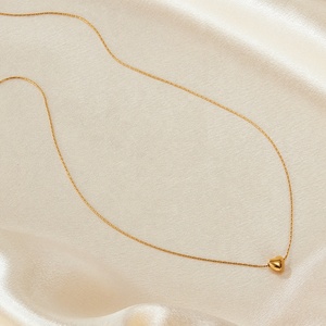 Jiachen Custom <span class=keywords><strong>Fashion</strong></span> Trendy 18k Gold Plated Liebesherz Halskette Ohne Anlaufen Farbe Edelstahl Schmuck für Frauen - Product Image 4