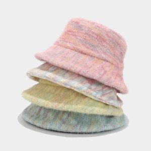 Chapeau bob d'hiver en peluche tricoté épais arc-en-ciel unisexe de haute qualité pour les fêtes - Product Image 1