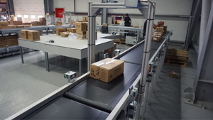 Convoyeur à bande modulaire Truelisort, bon prix, nouveau, en acier inoxydable, PVC, caoutchouc PU, réglable pour la logistique de fabrication, entrepôt - Product Image 3