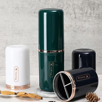 En gros, Ensemble de voyage portable en plastique pour la salle de bain, avec gobelet de brossage plaqué or, design simple et élégant, et boîte de rangement pour brosse à dents