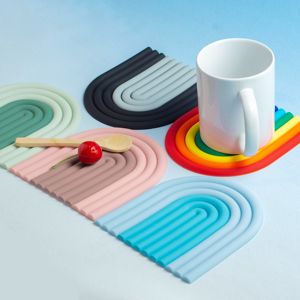 Chịu nhiệt Pan <span class=keywords><strong>Pads</strong></span> <span class=keywords><strong>Hot</strong></span> dishe nồi chủ sở hữu dễ thương cầu vồng tùy chỉnh Silicone <span class=keywords><strong>silicon</strong></span> cao su PVC bảng placemat Coaster cho uống - Product Image 4