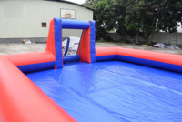Équipement simple de jeu de football de terrain de football gonflable extérieur avec château gonflable facile à déplacer de garantie