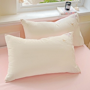 Set Copripiumino Estivo King Size 4 Pezzi in Tessuto Spazzolato Lavato con Ricamo, Motivo Farfalla da Sogno - Product Image 4