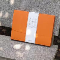 Offre Spéciale : Emballages pliables personnalisés pour vêtements (T-shirts) avec doublure en éponge, revêtement UV, en papier recyclable