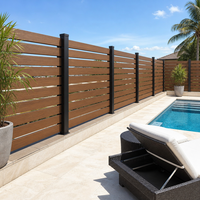 Panneaux de clôture semi-privés en WPC, lattes horizontales en teck, clôture composite pour piscine, grain de bois 3D, poteau noir, clôture extérieure