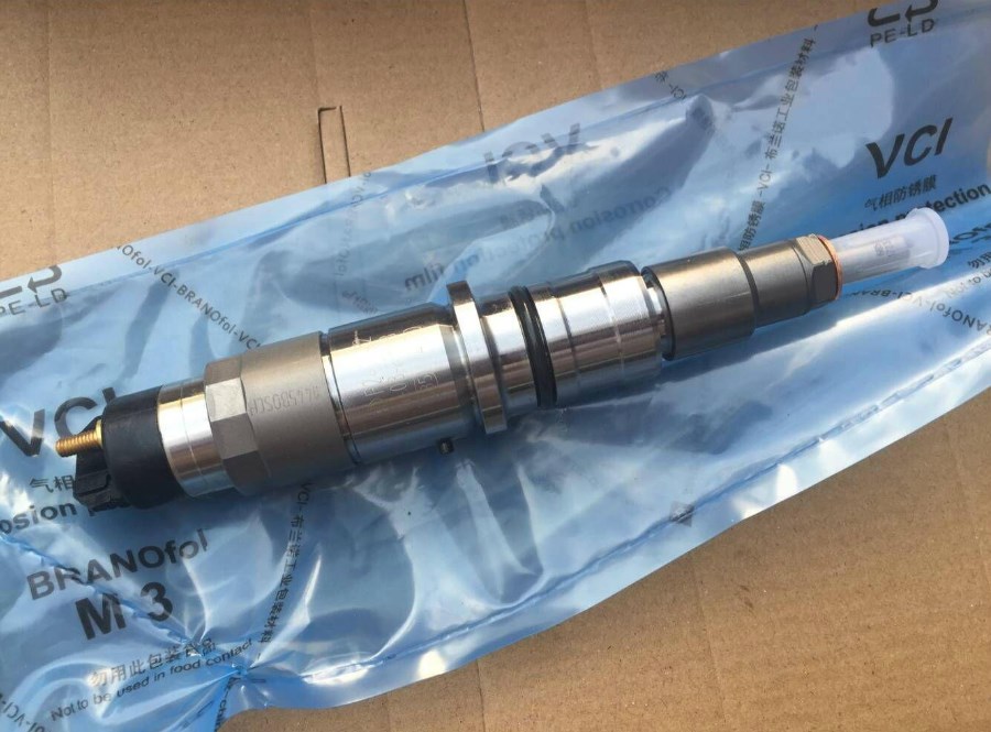 good price common rail assembly diesel fuel injector 0445120123 4937065 with nozzle DSLA140P1723 for Cummins ISDEe  Kamaz KAVZ