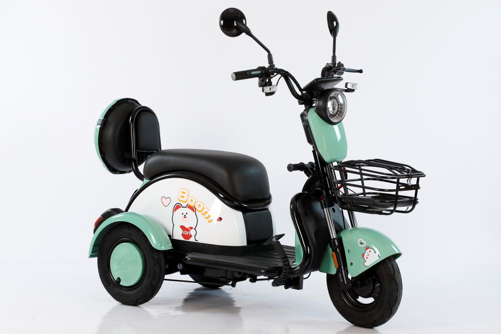 สีเขียวอ่อน