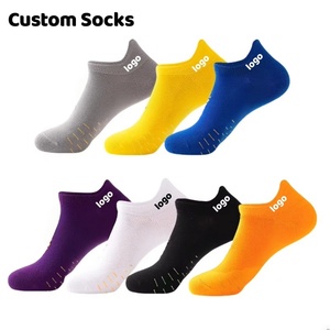 Chaussettes courtes de course pour hommes en gros, technique tricotée avec empiècements sur le bord et le bas, pour l'entraînement sportif, haute qualité - Product Image 1