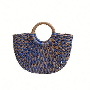 Panier de plage demi-rond en paille pour femme 2024, nouveau modèle en rotin tressé avec pompons, idéal pour les vacances à la plage - Product Image 1