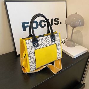 <span class=keywords><strong>Bolsos</strong></span> <span class=keywords><strong>de</strong></span> Moda SLL, Nuevo Estilo, Diseño Personalizado, Bolso <span class=keywords><strong>de</strong></span> Mujer, Bolso Tote con Letras Bordadas en PU - Product Image 2