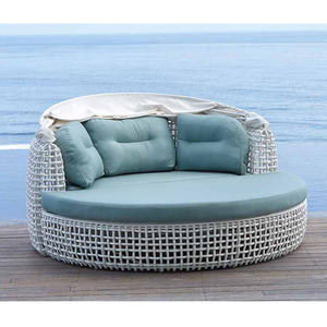 سرير نهاري حديث متين متين من الراتان منسوج بحجم كينج خارجي مع مظلة لأثاث الفندق - Product Image 2