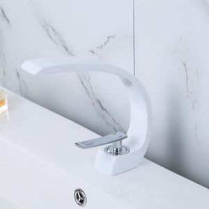 Robinet de lavabo moderne de luxe en laiton et céramique, monotrou, à poignée unique, pour <span class=keywords><strong>eau</strong></span> chaude/froide, idéal pour chambres, villas, hôtels et salons - Product Image 1