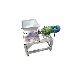 Wood chipper shredder machine/fiber wood crusher /crushing hard wood wet tree branch pulverizer