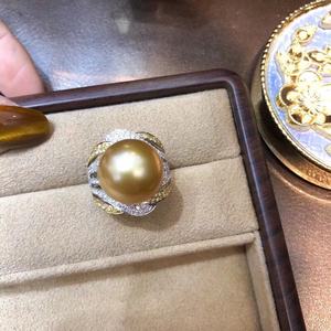 Bague en argent naturel S925 avec perles rondes de 13-14 mm, forte luminosité avec légers défauts, design de robinet incrusté de perles dorées riches - Product Image 1