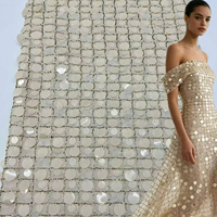2026 Tulle de luxe or champagne à sequins ronds mélangés, maille ajourée à disques scintillants pour robe de soirée et décoration de voile de mariée