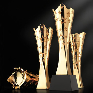 Trophées de récompense en métal en forme d'étoile pour réunion annuelle personnalisée, trophées de football, médailles en résine - Product Image 5