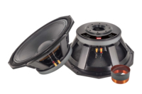 Subwoofer Bass Profesional Aktif 2000W 18-Inch Magnet Ferit Konstruksi Logam Aluminium Impedansi 8 Ohm Penggunaan Luar Ruangan