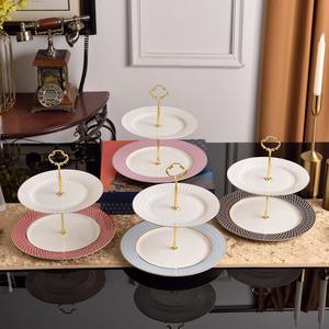 Assiette en porcelaine fine de luxe moderne avec motif végétal et boîtes cadeaux écologiques - Personnalisable pour les mariages - Product Image 1