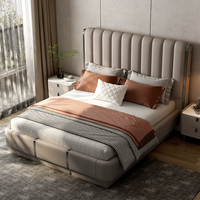 Lit en cuir rembourré, design italien moderne de luxe, lit double haut de gamme pour la chambre à coucher, cadre de lit en bois