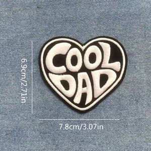 Patchs thermocollants écologiques en broderie 3D en forme de cœur Super Maman Cool Papa pour la décoration de vêtements, chaussures, chapeaux, sacs et pantalons - Product Image 6