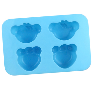 Moule en silicone réutilisable pour résine, savon et bougies, en forme de 4 ours et de pieds, pour la fabrication artisanale de gâteaux, savons, résines et bonbons DIY - Product Image 4