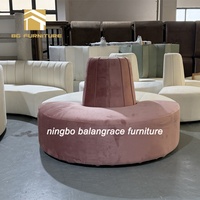 Ensemble de canapés ronds contemporains de luxe en velours pour la location d'événements, de mariages, de salons d'hôtels et de réceptions