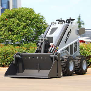 Minicargadora con Motor Confiable y Ruedas de Grado Profesional para Espacios Reducidos - Product Image 4