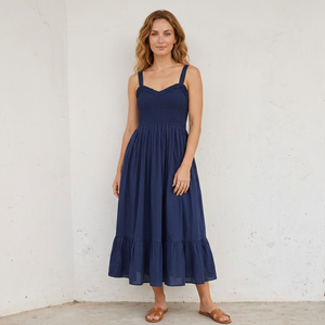 Robe longue en coton smocké bleu marine pour femme avec décolleté cœur, bretelles larges et ourlet à volants, fabriquée en coton indien - Product Image 1