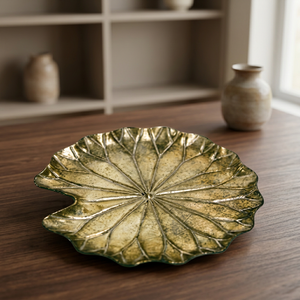 Assiette décorative en métal en forme de feuille, design oriental fait main, motif végétal poli, vaisselle et assiettes de fête - Product Image 2