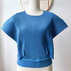 Top Minimalista de Moda para Mujer, Estilo Holgado con Pliegues, Proveedor Reconocido, Venta en Línea - Product Image 5