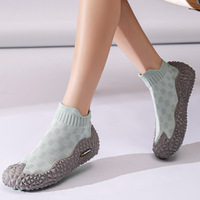 Baskets de luxe au design nouveau, chaussures décontractées à semelle en caoutchouc et à dents de pneu antidérapantes, chaussures de tissage de chaussettes pour femmes