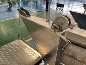 Bateau de pêche en aluminium de 5,8 m, petit bateau de plaisance familial à vendre - Product Image 6
