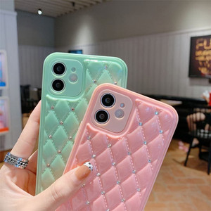Lüks Moda Yeni TPU Baklava Desenli 3D Bling <span class=keywords><strong>Rhinestone</strong></span> Elmas Darbeye Dayanıklı Kablosuz Şarj Destekli Arka Kapak Telefon Kılıfı 14 13 için - Product Image 6