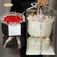 YACHEN Buket Mawar Cahaya LED Bunga Buatan Bercahaya dalam Kotak Set Pesta untuk Hari Valentine Hari Ibu Dekorasi Pernikahan