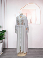 Robe noire élégante et modeste à manches longues pour femmes, broderie tendance, fabriquée en modal respirant pour le printemps