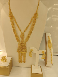 <span class=keywords><strong>Set</strong></span> di gioielli africani in oro laminato 24k, quattro pezzi, stile Dubai, oro giallo, collana e orecchini, gioielli neri africani - Product Image 3