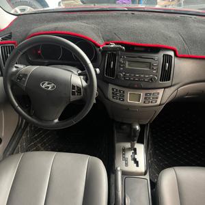 سيارة هيونداي يودونغ مستعملة موديل 2012 تعمل بالوقود، بطلاء خارجي بني وداخلية سوداء، سيارة سيدان - Product Image 6