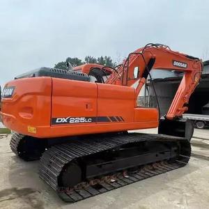 Excavatrice sur chenilles DOOSAN DX140LC d'occasion, 14 tonnes, hydraulique, faible nombre d'heures de travail, pour l'extraction aurifère, la construction routière, exportation - Product Image 1