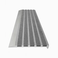 Marches d'escalier sur mesure en carreaux de céramique, nez de marche en carborundum moderne, bordure d'escalier antidérapante, garniture d'escalier en aluminium pour extérieur