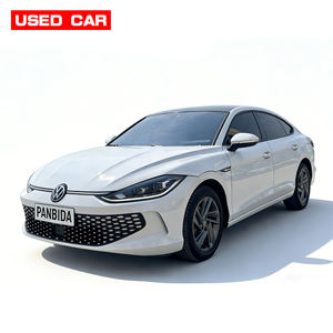 Voiture à essence Volkswagen Lamando d'occasion, 5 portes, 5 places, édition spéciale, berline familiale puissante - Product Image 1