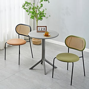<span class=keywords><strong>Table</strong></span> ronde <span class=keywords><strong>petite</strong></span> en plastique noir et blanc, style nordique simple, pour restaurant, café, <span class=keywords><strong>balcon</strong></span> extérieur, réunion avec des invités - Product Image 5