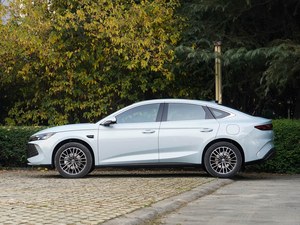 BYD Qin <span class=keywords><strong>L</strong></span> 2026 DM-<span class=keywords><strong>i</strong></span> 210KM Cloud Sedan <span class=keywords><strong>v</strong></span> - Product Image 4