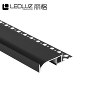 Profilé LED en aluminium encastrable pour plinthe, finition noire thermolaquée, éclairage encastré pour plinthe murale