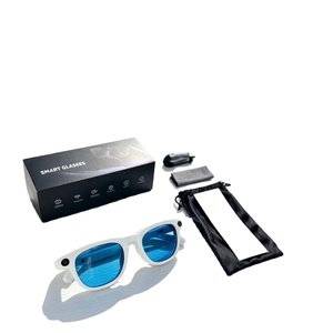 Lunettes intelligentes avec monture blanche, verres bleus, commande vocale, appels téléphoniques avec microphone, charge Type C - Product Image 1