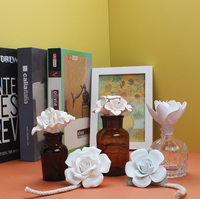 Diffuseur de parfum créatif en céramique rose, bleu et blanc, en forme de rose, fait main, avec fil de coton, pour la décoration de la maison et du bureau